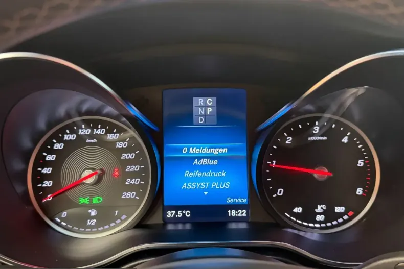Mercedes-Benz V 300 (Clasa V) din 2023 cu 55.000 km - oferta MER226283 - foto 45
