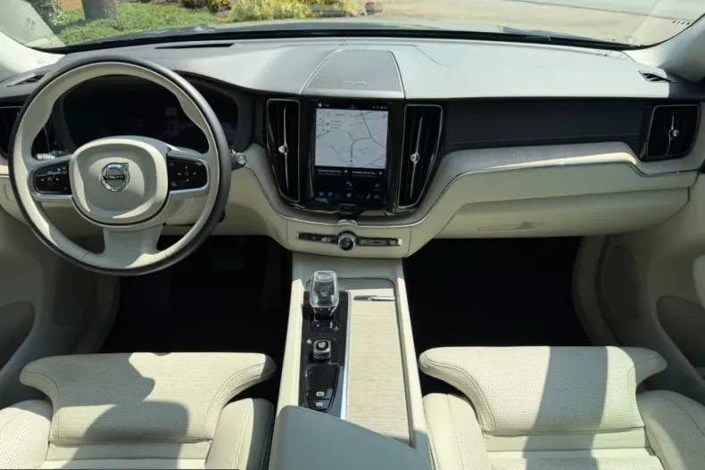 Volvo XC60 din 2023 cu 28.900 km - oferta VOL226286 - foto 6