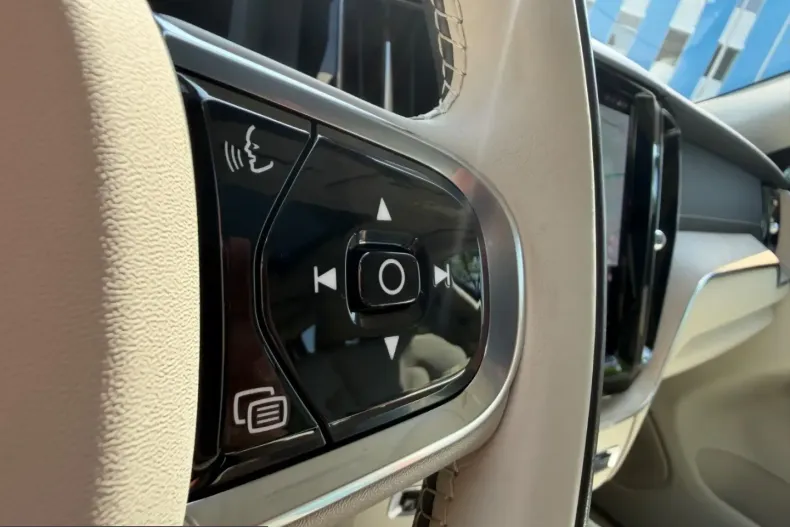 Volvo XC60 din 2023 cu 28.900 km - oferta VOL226286 - foto 11