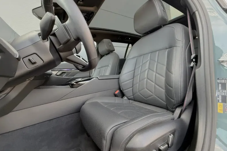 BMW 550 (Seria 5) din 2025 cu 20.558 km - oferta BMW226289 - foto 16