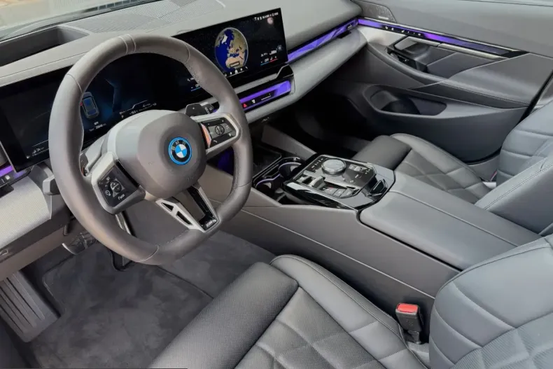 BMW 550 (Seria 5) din 2025 cu 20.558 km - oferta BMW226289 - foto 17