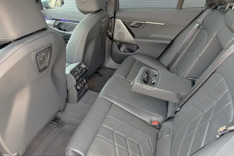 BMW 550 (Seria 5) din 2025 cu 20.558 km - oferta BMW226289 - foto 28