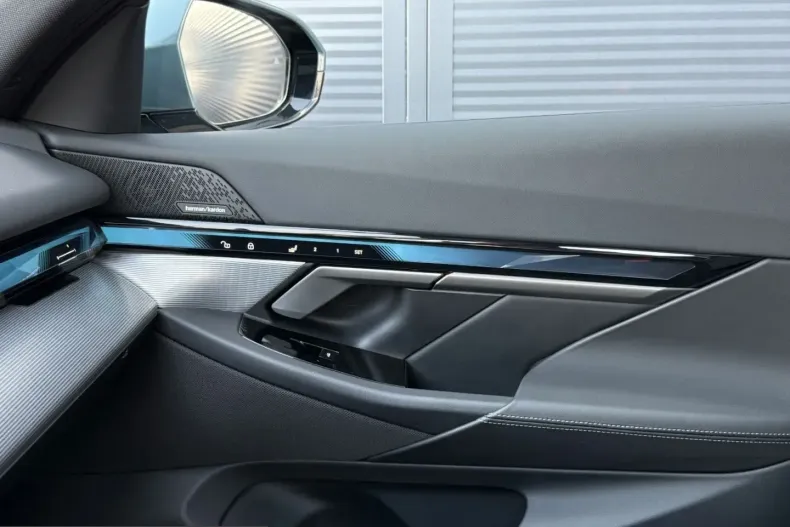 BMW 550 (Seria 5) din 2025 cu 20.558 km - oferta BMW226289 - foto 36