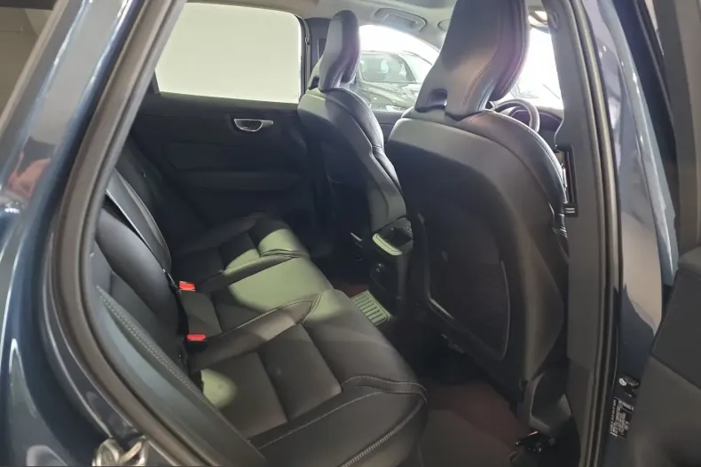 Volvo XC60 din 2023 cu 24.728 km - oferta VOL226292 - foto 13