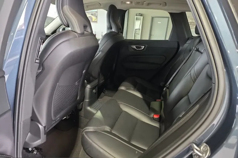 Volvo XC60 din 2023 cu 24.728 km - oferta VOL226292 - foto 17