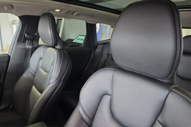 Volvo XC60 din 2023 cu 24.728 km - oferta VOL226292 - foto 20