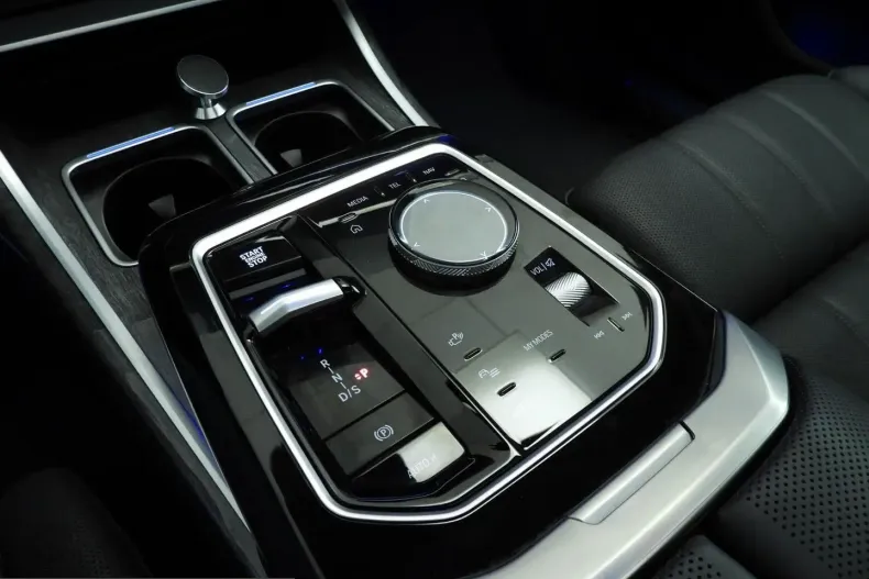 BMW 750 (Seria 7) din 2023 cu 123.000 km - oferta BMW226298 - foto 12