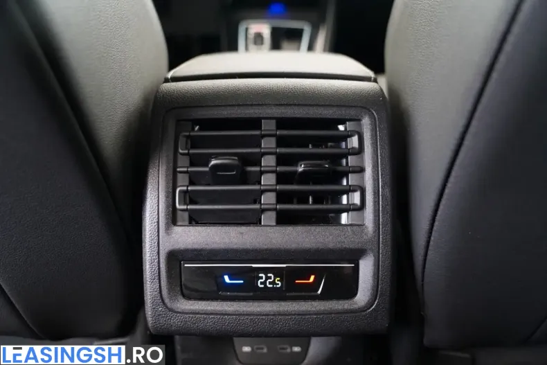 Volkswagen Golf din 2023 cu 54.000 km - oferta VOL226303 - foto 18