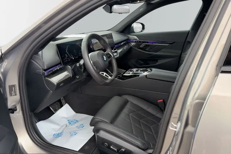 BMW 540 (Seria 5) din 2025 cu 17.244 km - oferta BMW226306 - foto 8