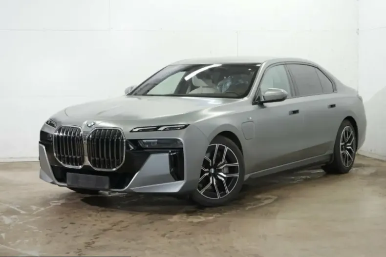 BMW 750 (Seria 7) din 2024 cu 92.800 km - oferta BMW226317 - foto 2