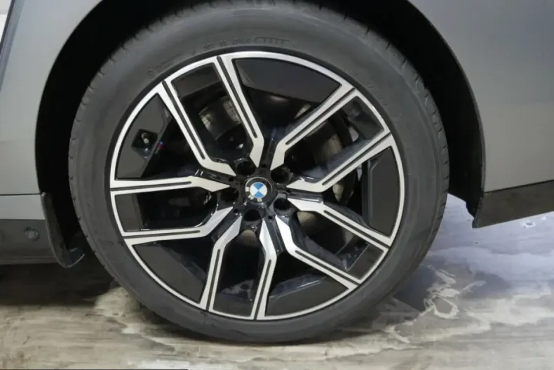 BMW 750 (Seria 7) din 2024 cu 92.800 km - oferta BMW226317 - foto 14