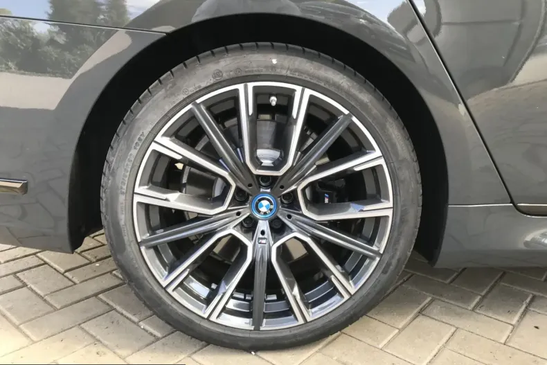 BMW 745 (Seria 7) din 2021 cu 84.150 km - oferta BMW226325 - foto 35