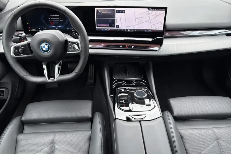 BMW 550 (Seria 5) din 2025 cu 14.042 km - oferta BMW226341 - foto 8