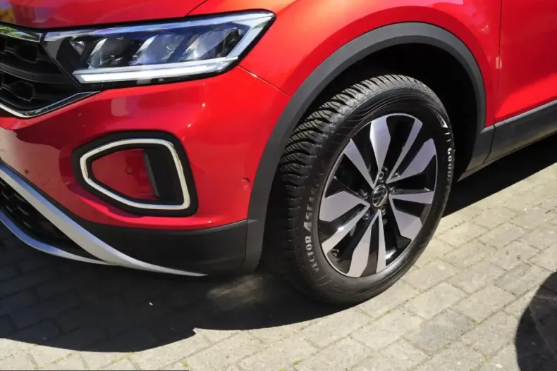 Volkswagen T-Roc din 2025 cu 17.600 km - oferta VOL226342 - foto 5
