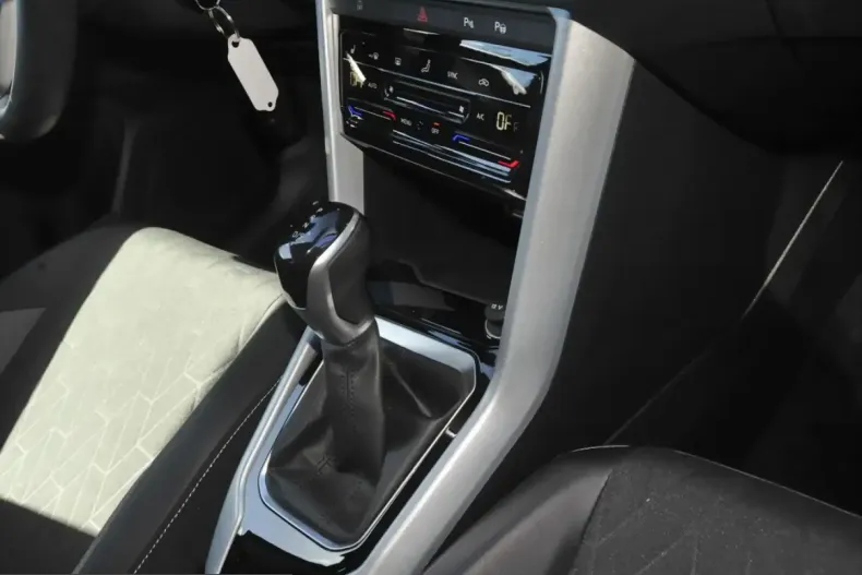 Volkswagen T-Roc din 2025 cu 17.600 km - oferta VOL226342 - foto 8
