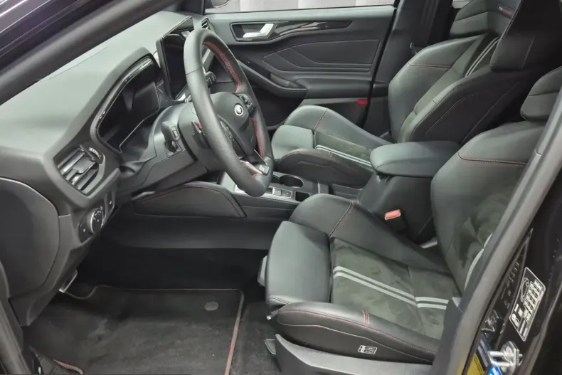 Ford Focus din 2025 cu 27.908 km - oferta FOR226352 - foto 10