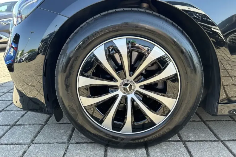 Mercedes-Benz E 200 (Clasa E) din 2025 cu 23.425 km - oferta MER226367 - foto 18