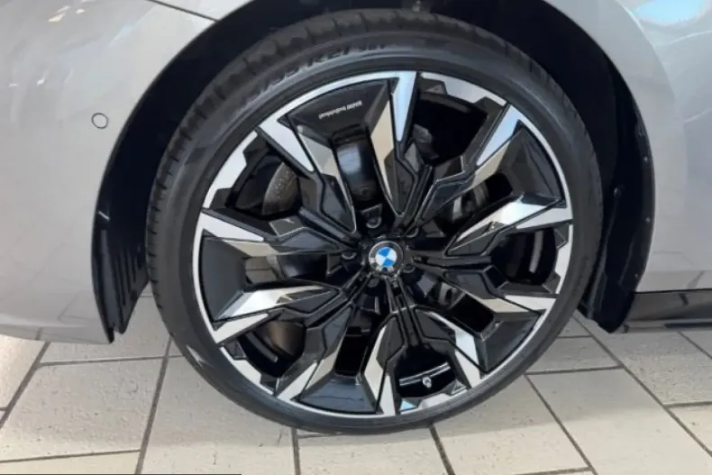 BMW 540 (Seria 5) din 2025 cu 19.950 km - oferta BMW226377 - foto 7