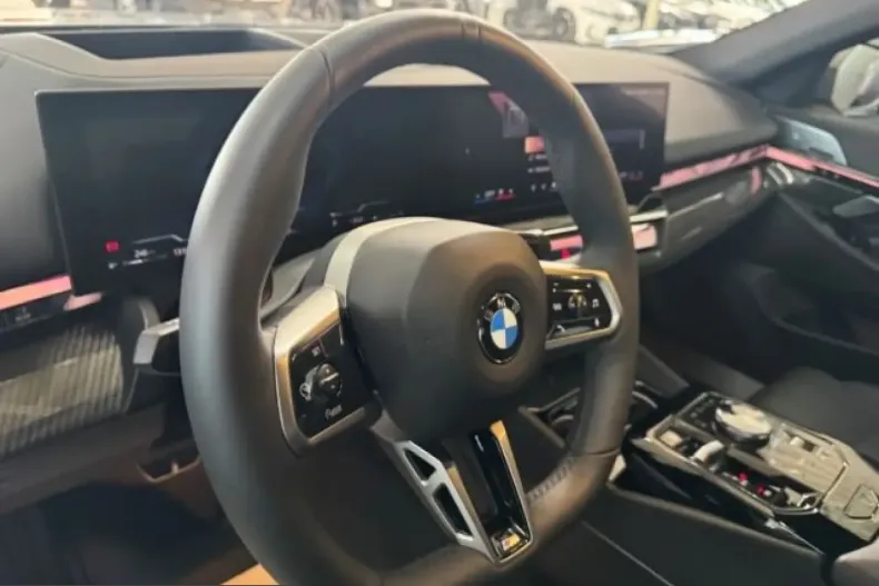 BMW 540 (Seria 5) din 2025 cu 19.950 km - oferta BMW226377 - foto 12