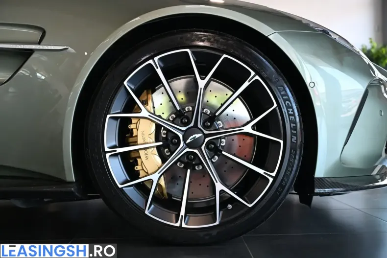Aston Martin V8 Vantage din 2025 cu 9.720 km - oferta AST226378 - foto 24