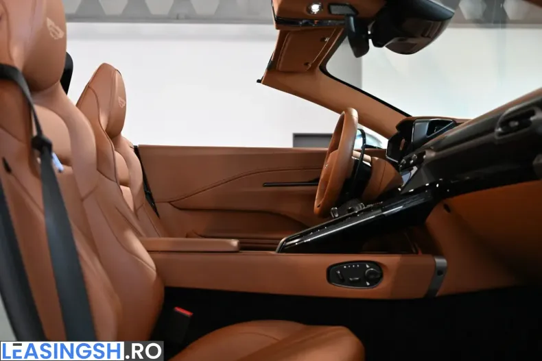 Aston Martin V8 Vantage din 2025 cu 9.720 km - oferta AST226378 - foto 35