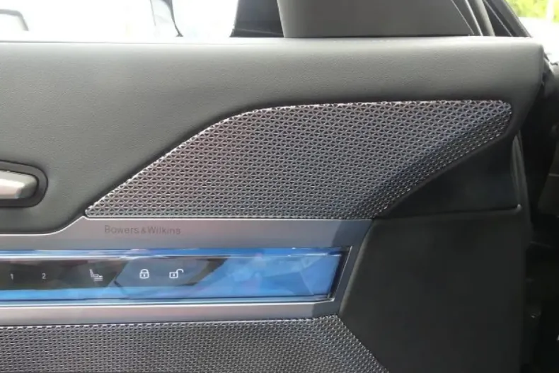 BMW i7 (Seria 7) din 2024 cu 15.450 km - oferta BMW226386 - foto 11