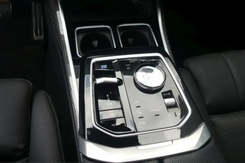 BMW i7 (Seria 7) din 2024 cu 15.450 km - oferta BMW226386 - foto 12