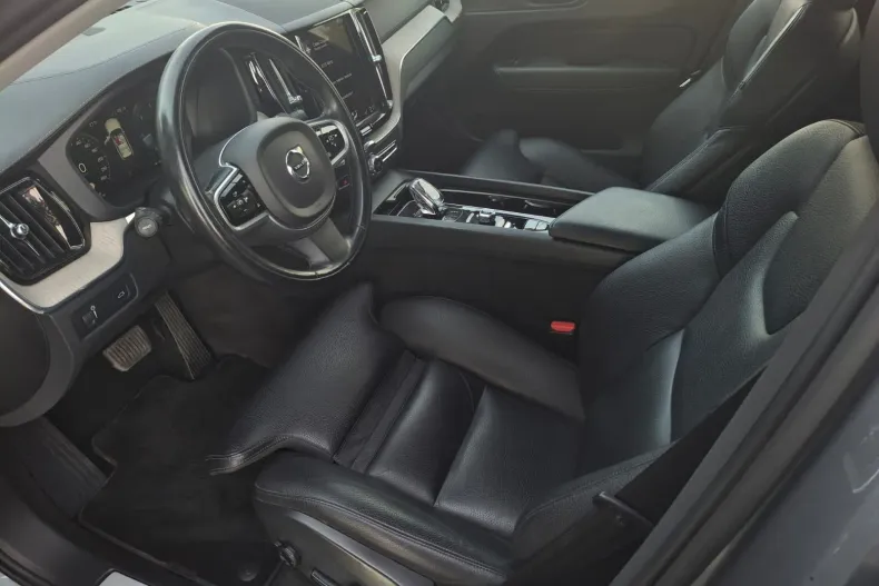 Volvo XC60 din 2021 cu 119.282 km - oferta VOL226395 - foto 13