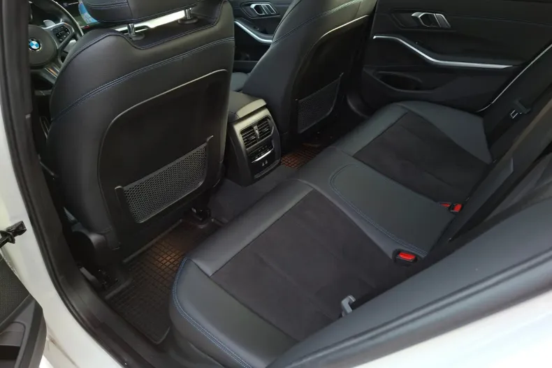 BMW 330i (Seria 3) din 2023 cu 43.079 km - oferta BMW226403 - foto 15