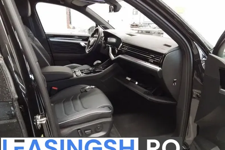 Volkswagen Touareg din 2024 cu 76.405 km - oferta VOL226404 - foto 9