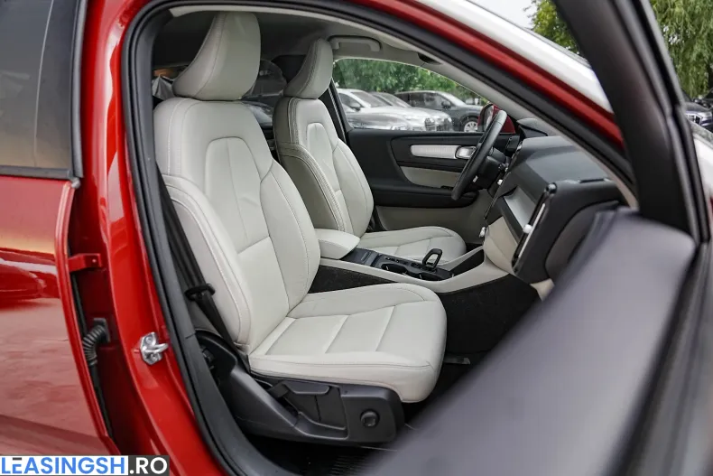Volvo XC40 din 2021 cu 25.650 km - oferta VOL226409 - foto 13