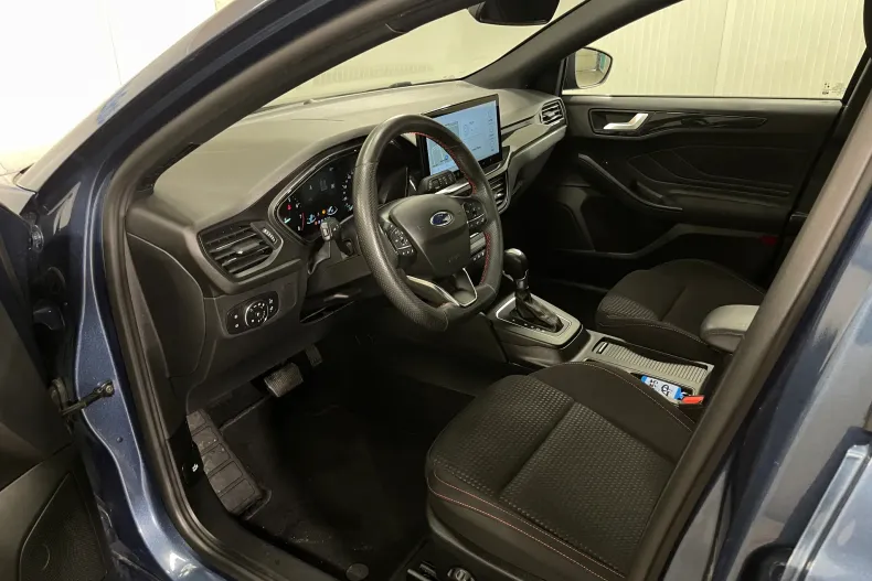 Ford Focus din 2023 cu 45.953 km - oferta FOR226436 - foto 5