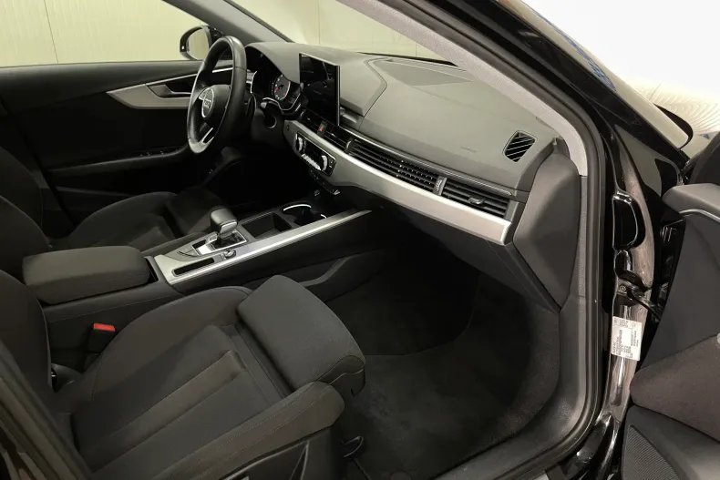 Audi A4 Limuzina din 2023 cu 76.130 km - oferta AUD226443 - foto 9