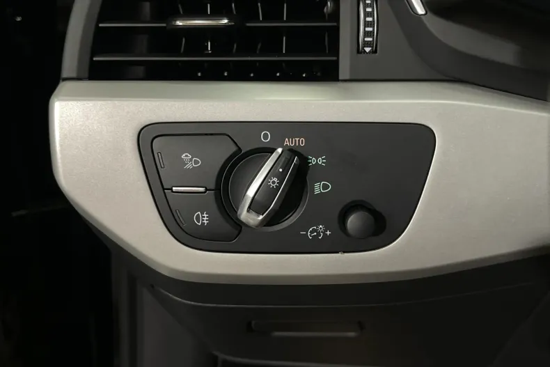 Audi A4 Limuzina din 2023 cu 76.130 km - oferta AUD226443 - foto 20