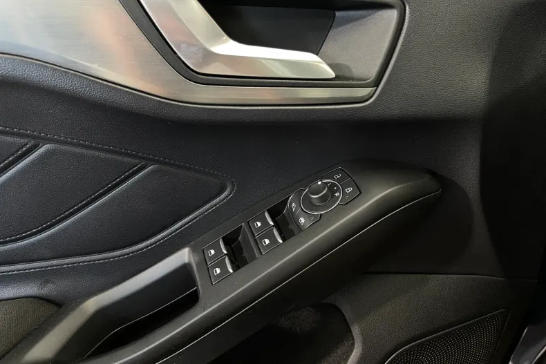 Ford Focus din 2023 cu 68.147 km - oferta FOR226445 - foto 18