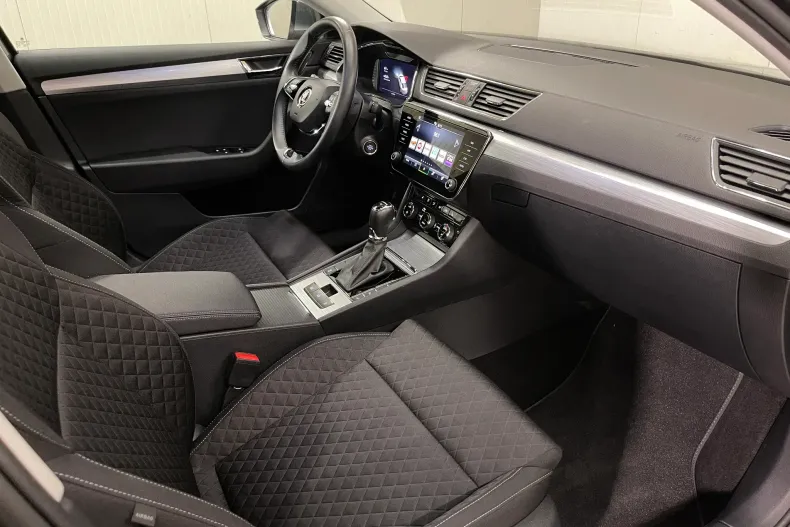 Skoda Superb din 2023 cu 41.764 km - oferta SKO226450 - foto 10
