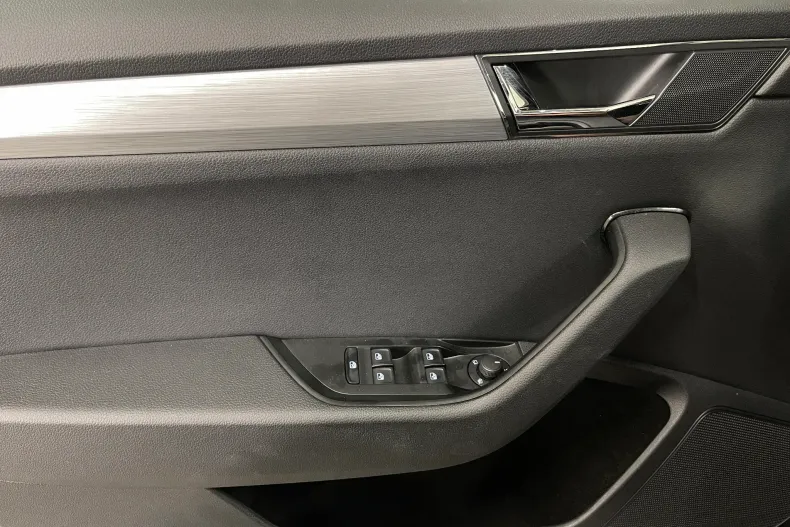 Skoda Superb din 2023 cu 41.764 km - oferta SKO226450 - foto 24
