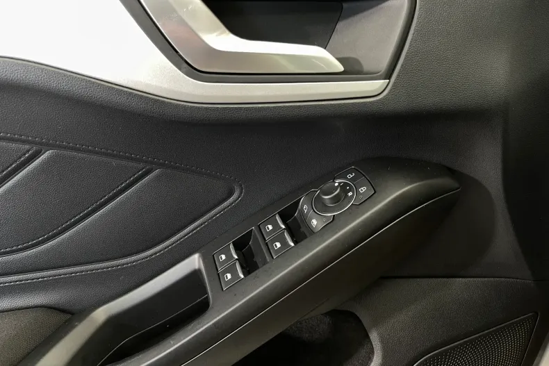 Ford Focus din 2022 cu 105.509 km - oferta FOR226453 - foto 18