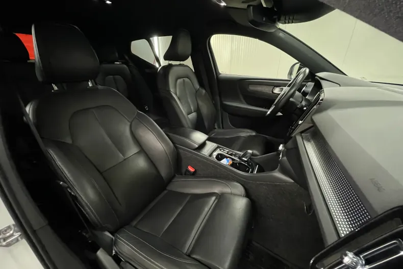 Volvo XC40 din 2020 cu 155.296 km - oferta VOL226463 - foto 10