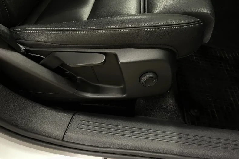 Volvo XC40 din 2020 cu 155.296 km - oferta VOL226463 - foto 22