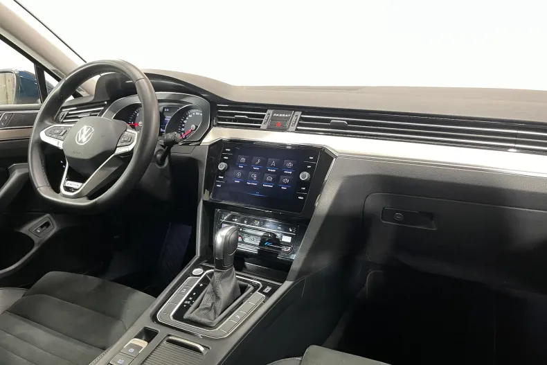 Volkswagen Passat din 2022 cu 175.384 km - oferta VOL226464 - foto 8