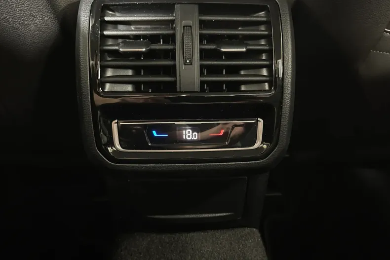 Volkswagen Passat din 2022 cu 175.384 km - oferta VOL226464 - foto 19
