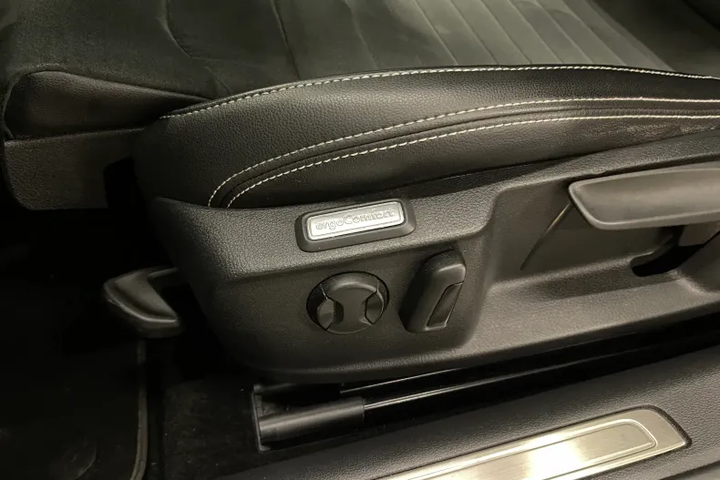 Volkswagen Passat din 2022 cu 175.384 km - oferta VOL226464 - foto 20