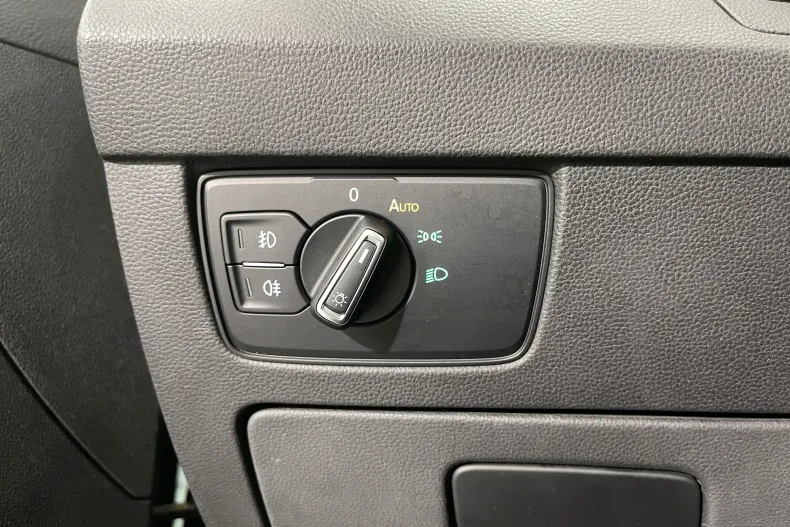 Volkswagen Passat din 2022 cu 175.384 km - oferta VOL226464 - foto 21
