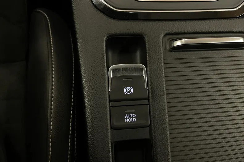 Volkswagen Passat din 2022 cu 175.384 km - oferta VOL226464 - foto 25