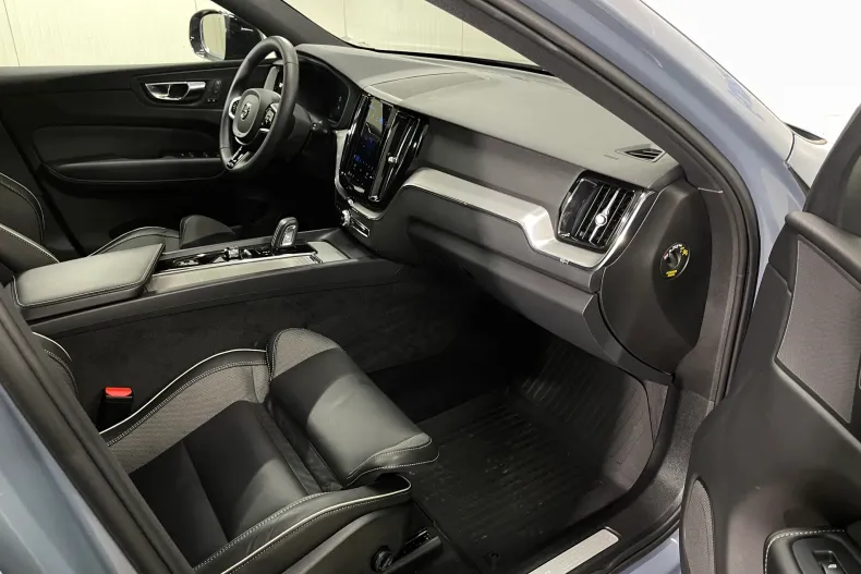 Volvo XC60 din 2022 cu 44.621 km - oferta VOL226475 - foto 9