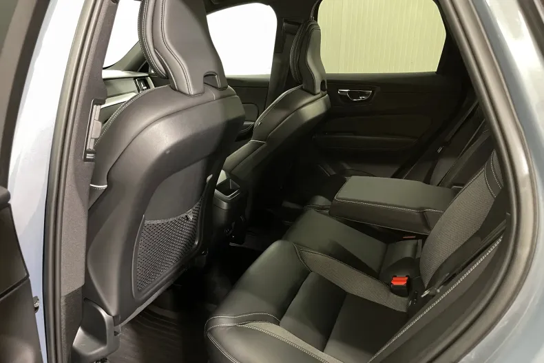 Volvo XC60 din 2022 cu 44.621 km - oferta VOL226475 - foto 11