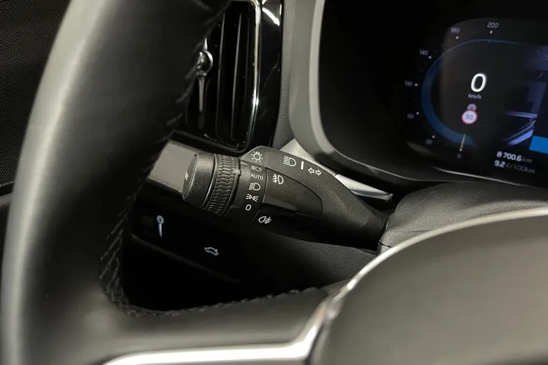 Volvo XC60 din 2022 cu 44.621 km - oferta VOL226475 - foto 26