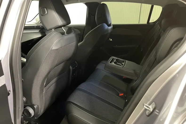 Peugeot 308 din 2023 cu 119.901 km - oferta PEU226480 - foto 11