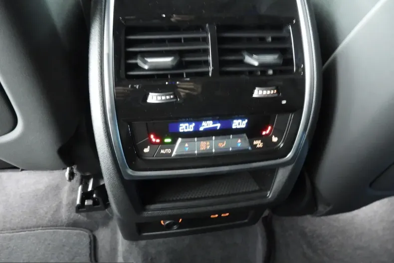 BMW XM (Seria X) din 2025 cu 11.000 km - oferta BMW226501 - foto 17